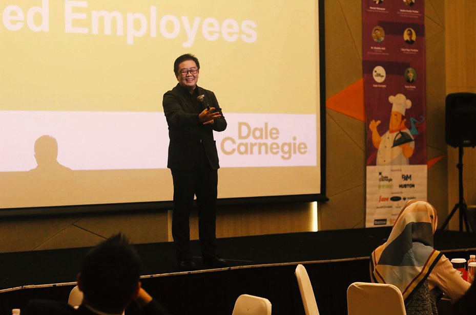 Andrianto Kastin, a speaker from Dale Carnegie Training.