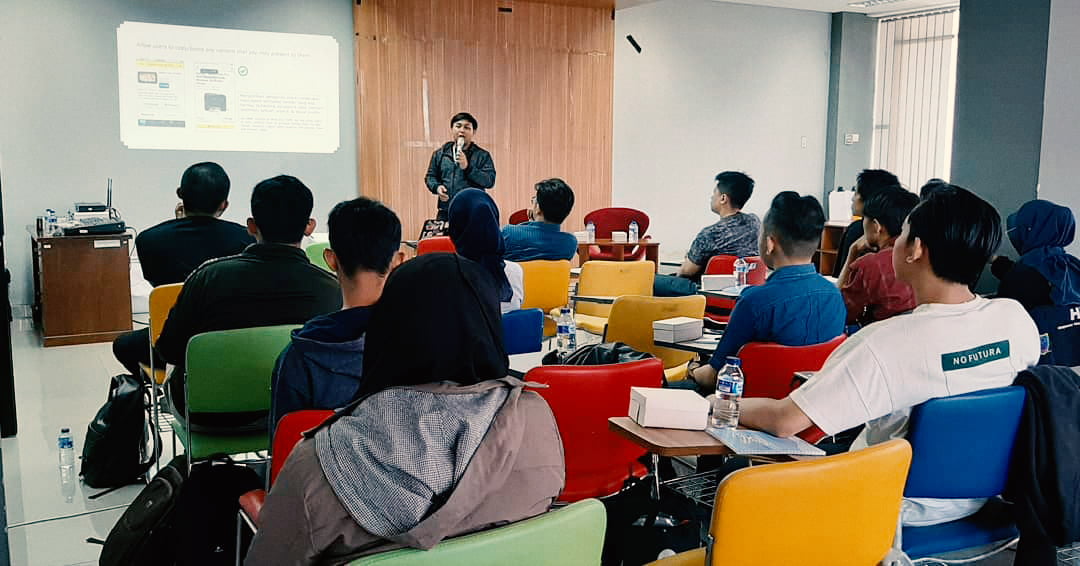 Wikal from HelloCode leading the discussion